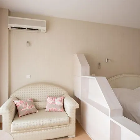 Logis Du Cheval Blanc Hotel