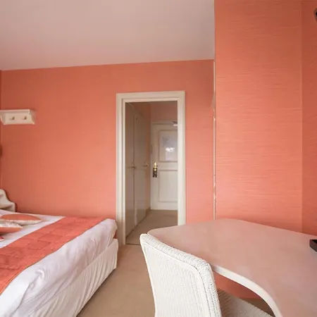Hotel Logis Du Cheval Blanc Westhalten